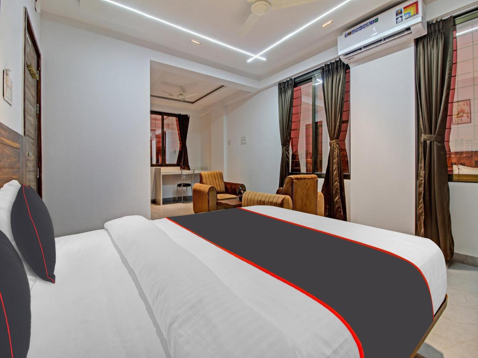 Collection O Crystal Hotel Pimpri-Chinchwad Exterior foto