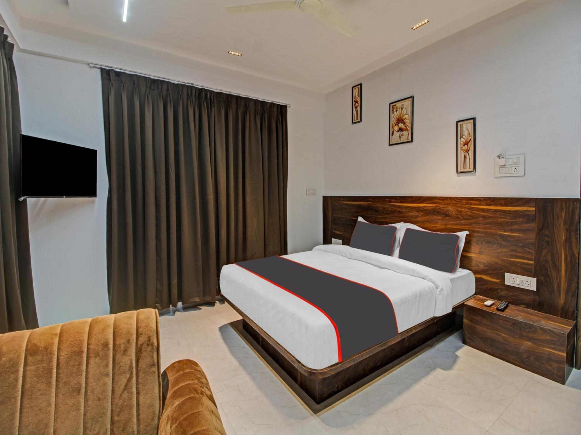 Collection O Crystal Hotel Pimpri-Chinchwad Exterior foto