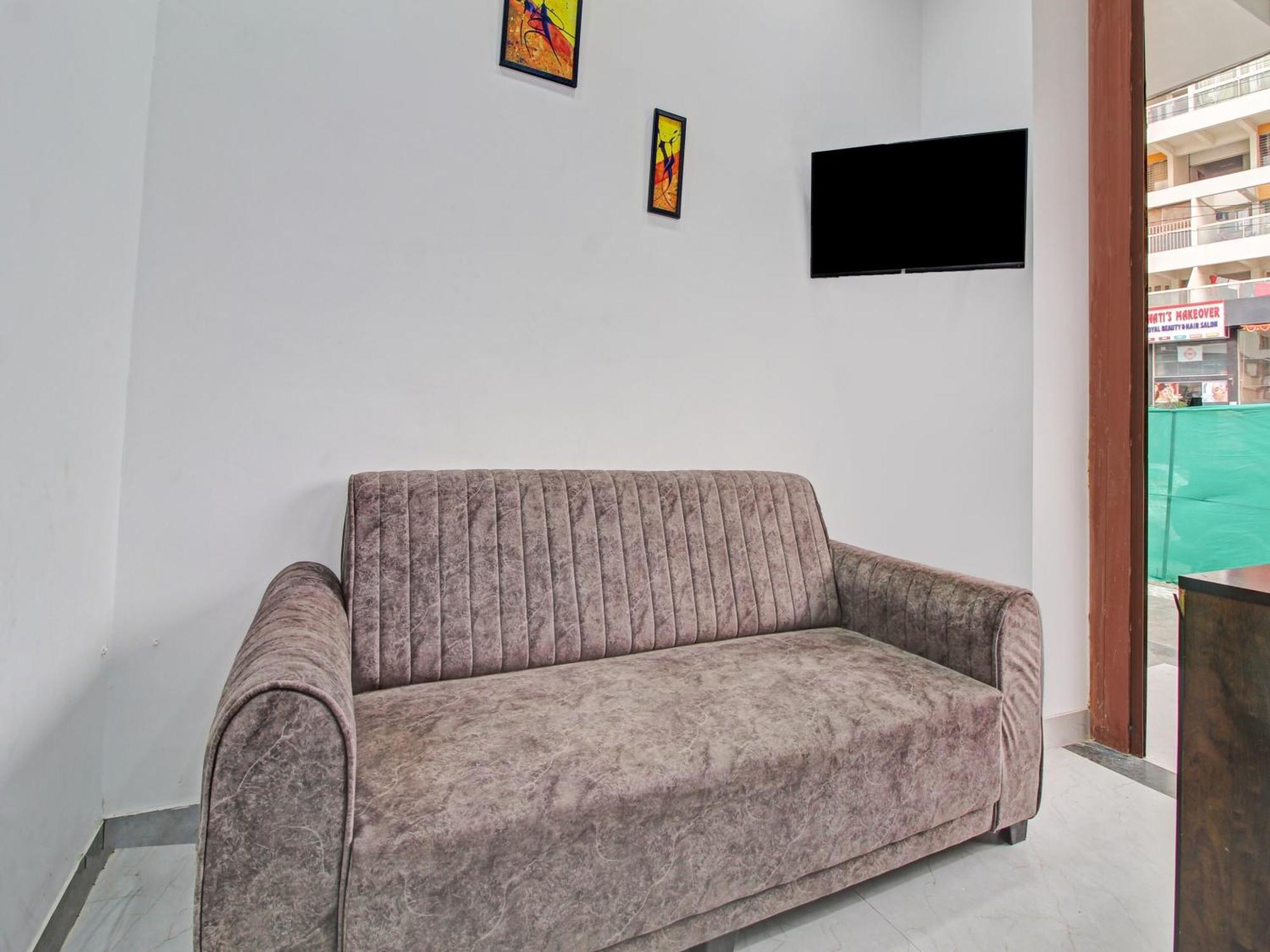 Collection O Crystal Hotel Pimpri-Chinchwad Exterior foto