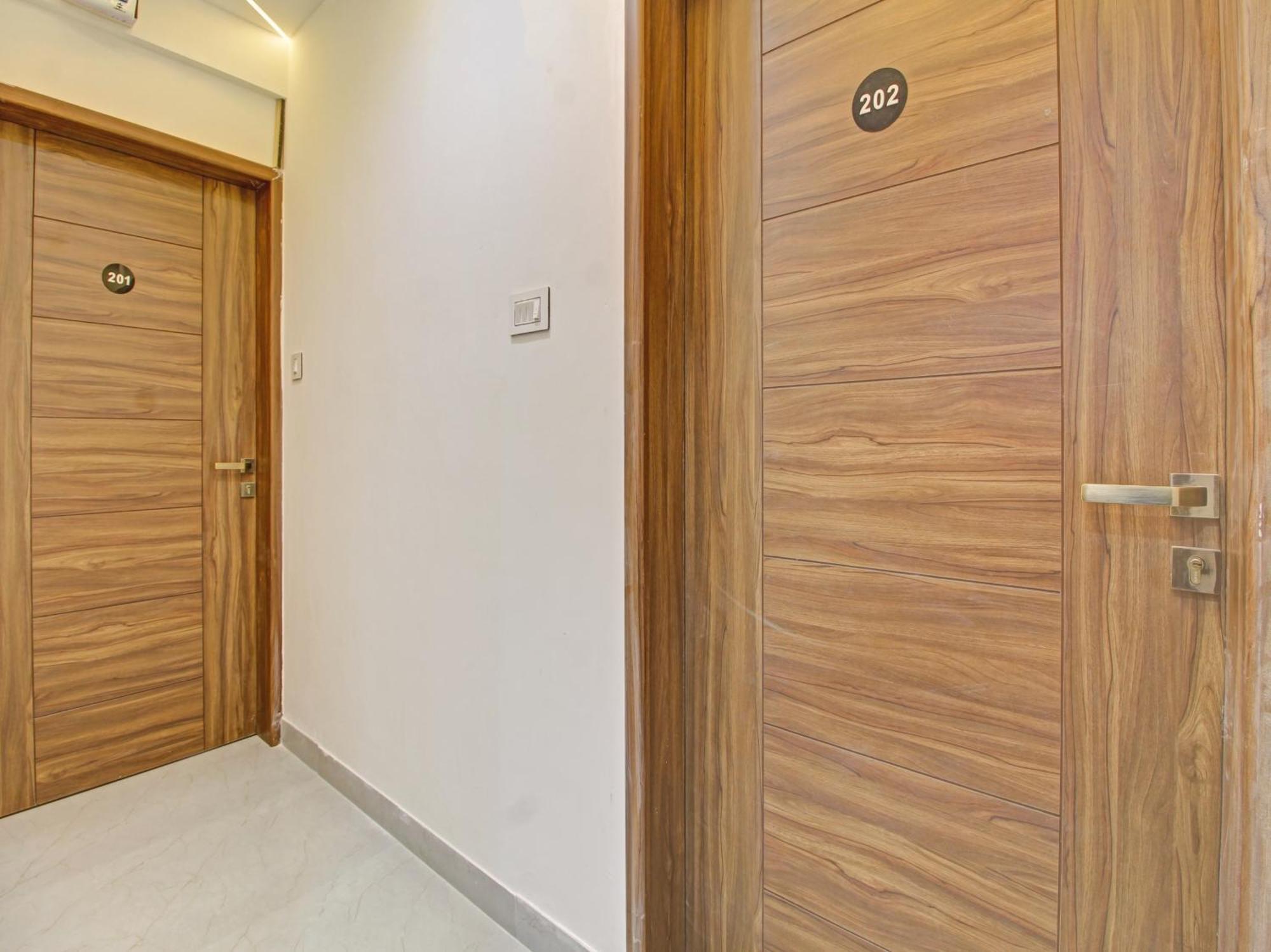 Collection O Crystal Hotel Pimpri-Chinchwad Exterior foto